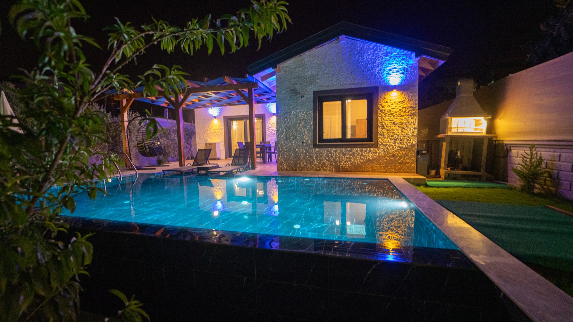 Fethiye, Patlangıç bölgesinde, Doğa Manzaralı, 2 odalı, Özel Havuzlu Villa