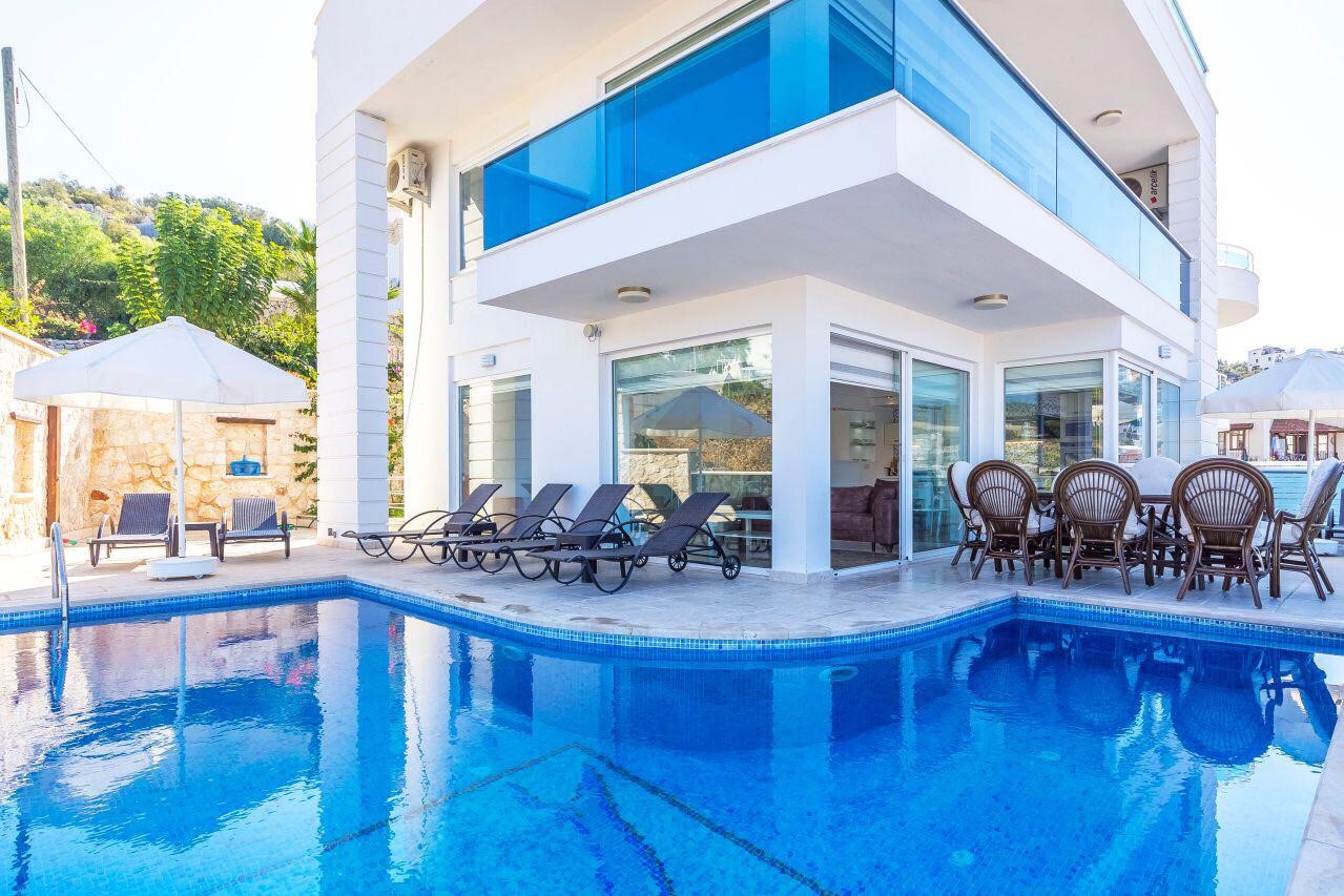 Kalkan, Kışla bölgesinde, 4 odalı, Özel Havuzlu Villa