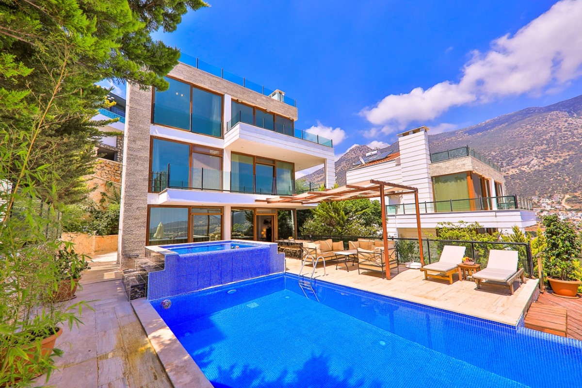 Kalkan, Merkez bölgesinde, 5 odalı, Özel Havuzlu Villa